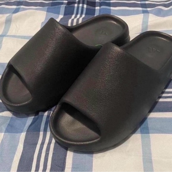 Sandals_&_Flip_Flops